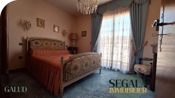 Carmaux (81400) Maison spacieuse avec atelier indépendant et jardin clos, à pied des commodités