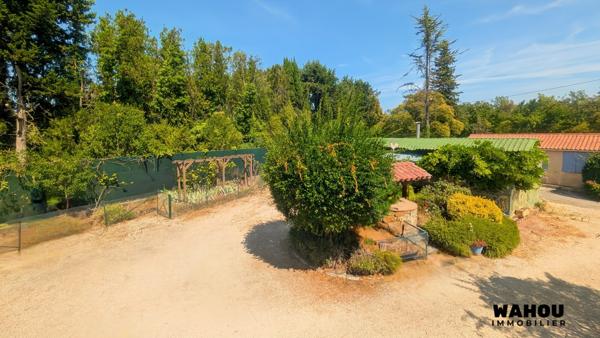 Appartement T4 de 160 m² avec jardin et hangar