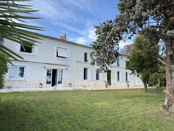 Maison charentaise Sainte-Ramée 338 m²