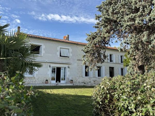Maison charentaise Sainte-Ramée 338 m²