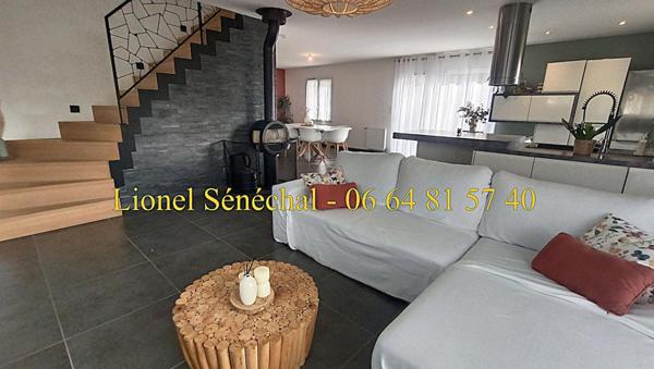 Maison contemporaine lumineuse et peu énergivore de 6 pièces de 120 m2 sur une parcelle de plus de 500 m2