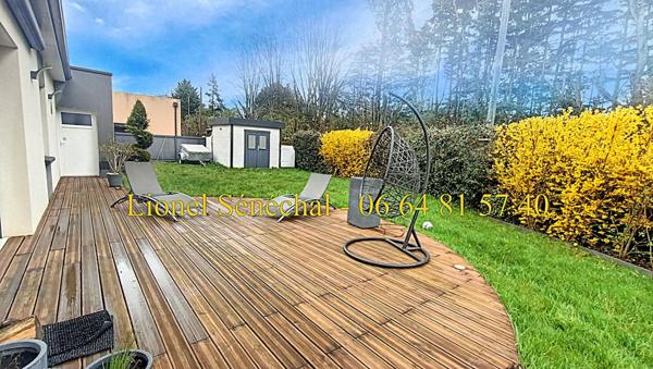 Maison contemporaine lumineuse et peu énergivore de 6 pièces de 120 m2 sur une parcelle de plus de 500 m2