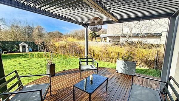 Maison contemporaine lumineuse et peu énergivore de 6 pièces de 120 m2 sur une parcelle de plus de 500 m2