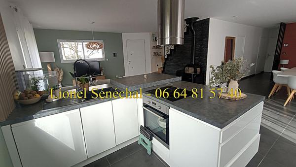 Maison contemporaine lumineuse et peu énergivore de 6 pièces de 120 m2 sur une parcelle de plus de 500 m2