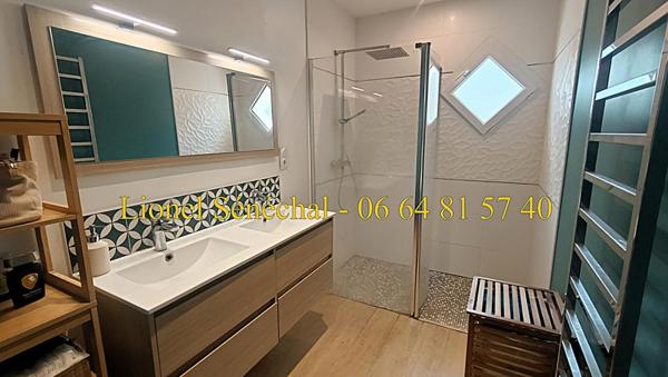 Maison contemporaine lumineuse et peu énergivore de 6 pièces de 120 m2 sur une parcelle de plus de 500 m2