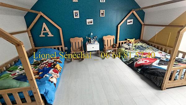 Maison contemporaine lumineuse et peu énergivore de 6 pièces de 120 m2 sur une parcelle de plus de 500 m2