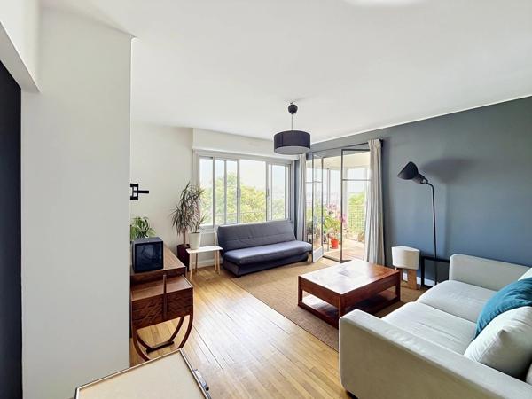 Vente                                                      Appartement
                        
                     4 pièces                      96 m2                     à Laon