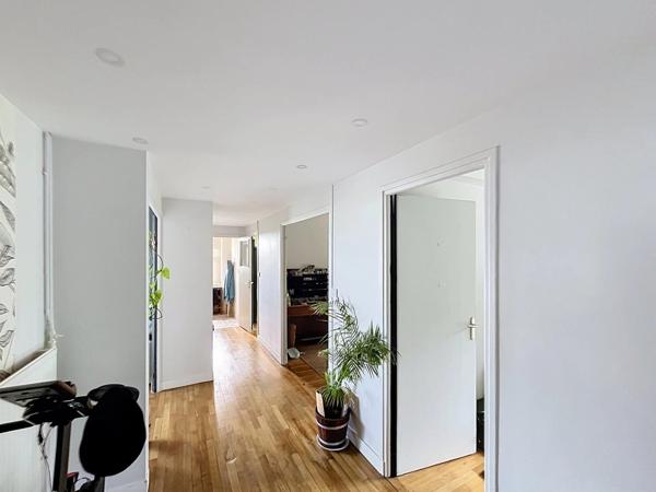 Vente                                                      Appartement
                        
                     4 pièces                      96 m2                     à Laon