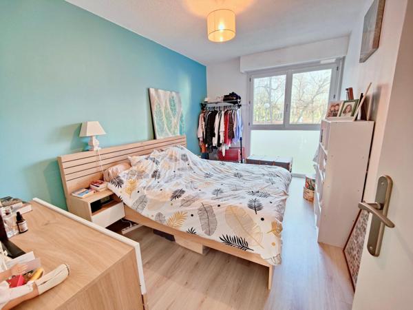 T4 rénové avec goût, ascenseur, au calme, cave