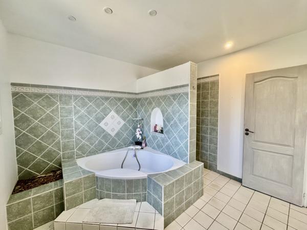 Rochefort-du-Gard (30650) Rochefort-du-Gard Maison plain-pied 140 m²