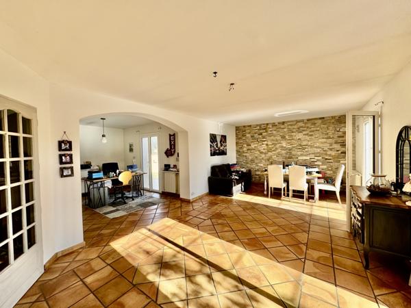 Rochefort-du-Gard (30650) Rochefort-du-Gard Maison plain-pied 140 m²