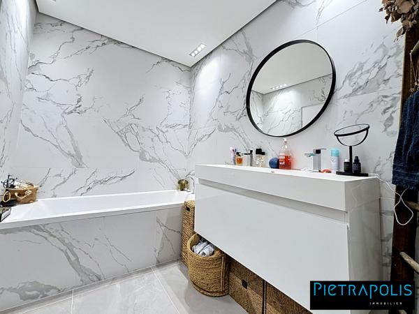 T4 de 100 m² env, etage élevé, balcons, cave en sous-sol, poss gge en sus
