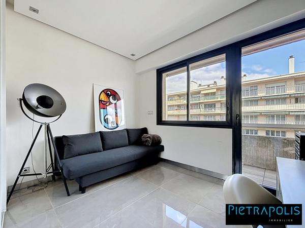 T4 de 100 m² env, etage élevé, balcons, cave en sous-sol, poss gge en sus