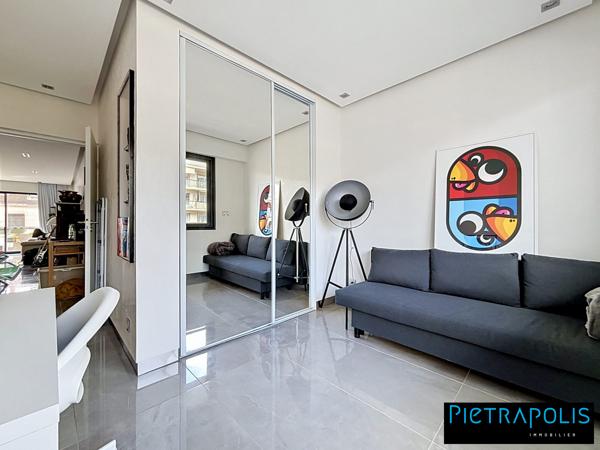 T4 de 100 m² env, etage élevé, balcons, cave en sous-sol, poss gge en sus