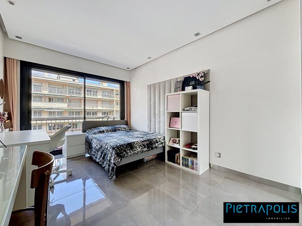 T4 de 100 m² env, etage élevé, balcons, cave en sous-sol, poss gge en sus