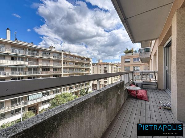 T4 de 100 m² env, etage élevé, balcons, cave en sous-sol, poss gge en sus