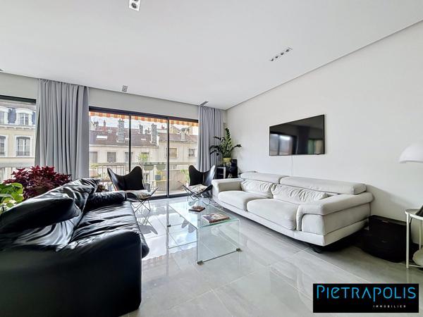 T4 de 100 m² env, etage élevé, balcons, cave en sous-sol, poss gge en sus