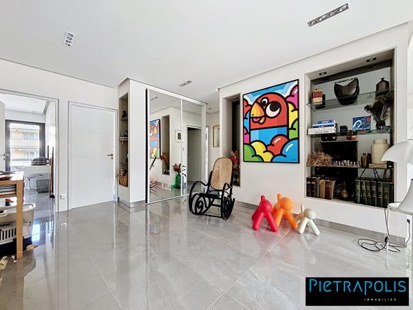 T4 de 100 m² env, etage élevé, balcons, cave en sous-sol, poss gge en sus