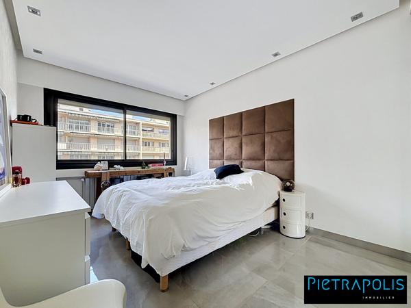 T4 de 100 m² env, etage élevé, balcons, cave en sous-sol, poss gge en sus