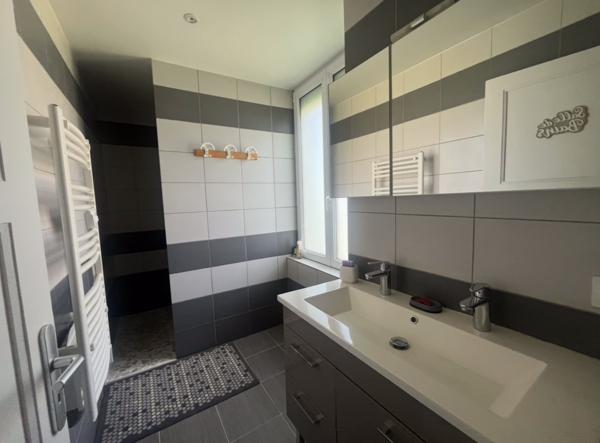 Maison à vendre 181 000 € Le Mesnil-Tôve 5 p 94 m² DPE D