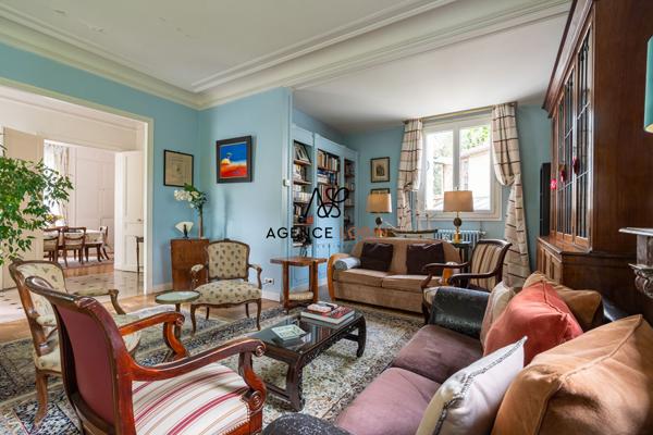 Maison Le Vésinet - 191 m² - 9 pièces Le vesinet Maison Le Vésinet - 191 m² - 9 pièces Le vesinet