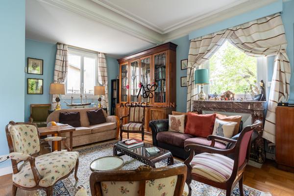 Maison Le Vésinet - 191 m² - 9 pièces Le vesinet Maison Le Vésinet - 191 m² - 9 pièces Le vesinet