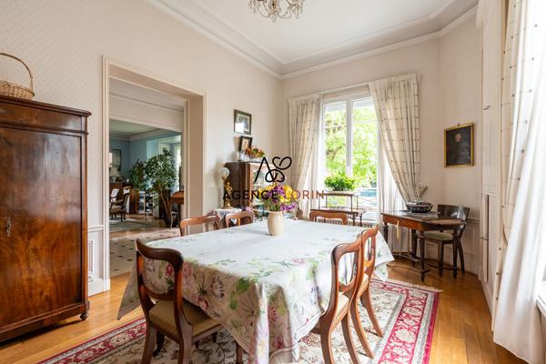 Maison Le Vésinet - 191 m² - 9 pièces Le vesinet Maison Le Vésinet - 191 m² - 9 pièces Le vesinet