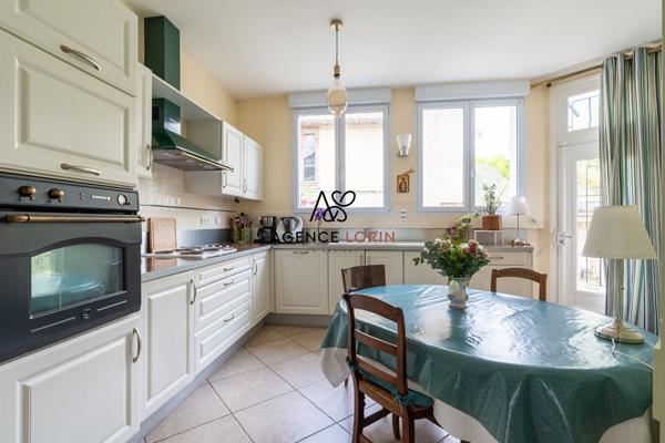 Maison Le Vésinet - 191 m² - 9 pièces Le vesinet Maison Le Vésinet - 191 m² - 9 pièces Le vesinet