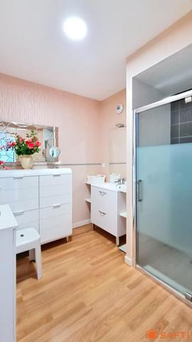 Royan – Plage à pied – T3 récent meublé, balcon, parking, comme neuf