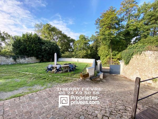 Bellevigne Les Chateaux 49400 - Maison semi troglodytique de 114 m2  sur un terrain de 485 m2