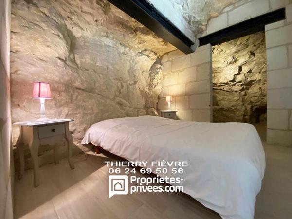 Bellevigne Les Chateaux 49400 - Maison semi troglodytique de 114 m2  sur un terrain de 485 m2