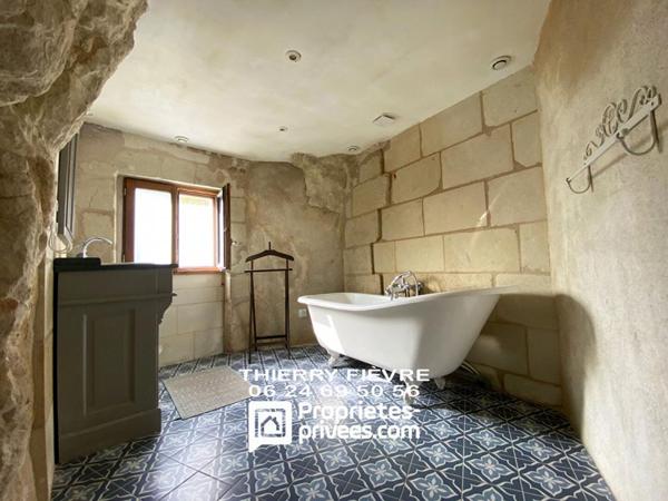 Bellevigne Les Chateaux 49400 - Maison semi troglodytique de 114 m2  sur un terrain de 485 m2