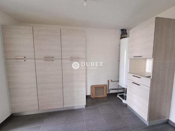LOGEMENT TOURISTIQUE DANS DOMAINE RESIDENTIEL