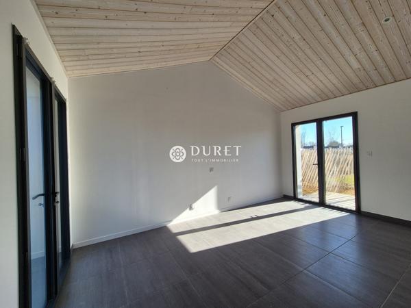 LOGEMENT TOURISTIQUE DANS DOMAINE RESIDENTIEL