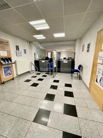 Local d activites de 316 m²