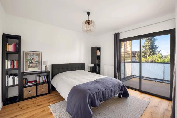 Duplex de 120m2 - 180m2 de jardin - 2 places de stationnement - Cave