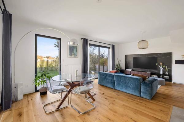 Duplex de 120m2 - 180m2 de jardin - 2 places de stationnement - Cave
