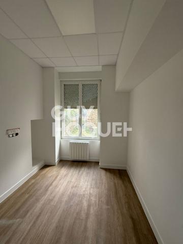 Local professionnel Bureaux Dinan 65 m2