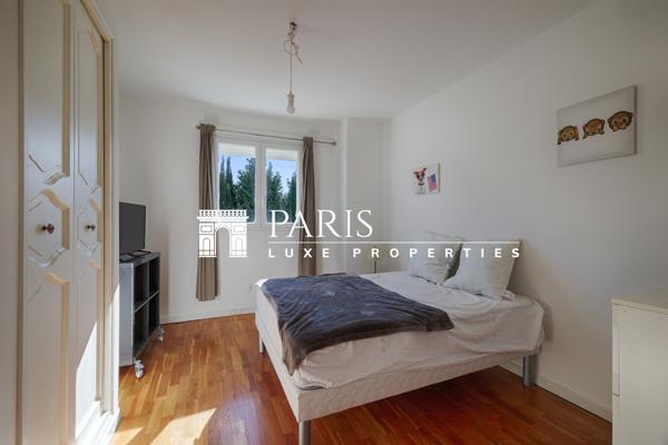 Marseille 13012 - Saint Barnabé - Maison 6 pièces - 4 chambres - 135 m² - piscine - garage