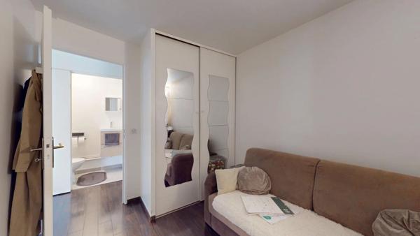 Location                                                      Appartement
                        
                     3 pièces                      60 m2                     à Vitry-sur-Seine