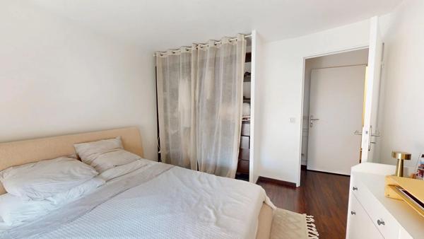 Location                                                      Appartement
                        
                     3 pièces                      60 m2                     à Vitry-sur-Seine