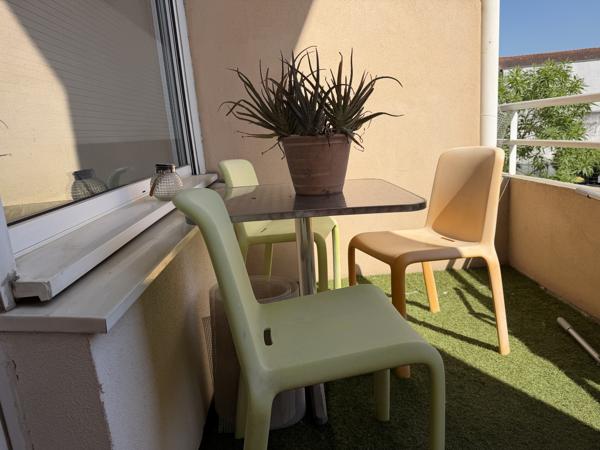 BEL APPARTEMENT TRAVERSANT D'ENVIRON 100 M2 AVEC TERRASSE, JARDIN PRIVATIF ET GARAGE