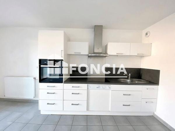 Location Appartement 3 pièces 66.05 m² - 30 PLACE DES AVIATEURS Viry 74580