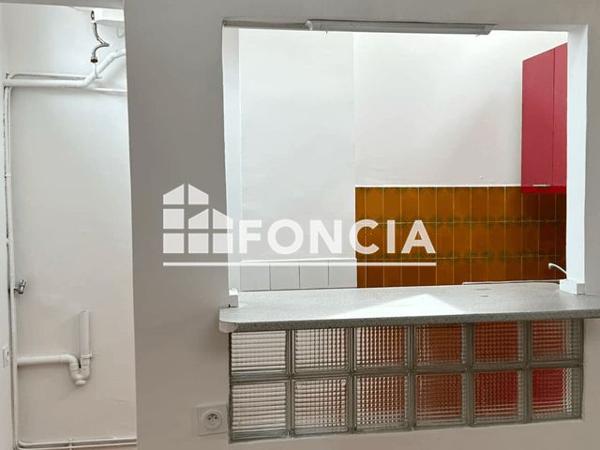 Location Studio 18.3 m² - 18 RUE DES ABEILLES Marseille 13001