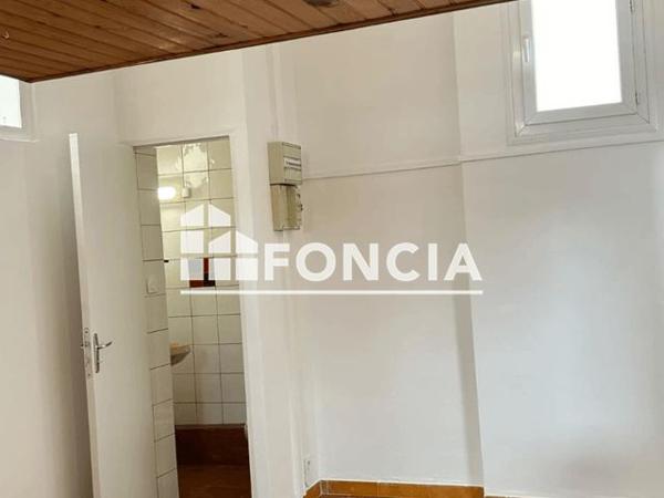 Location Studio 18.3 m² - 18 RUE DES ABEILLES Marseille 13001