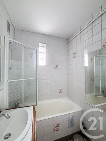 Appartement F3 à vendre  3 pièces - 65,88 m2 CHAMALIERES - 63