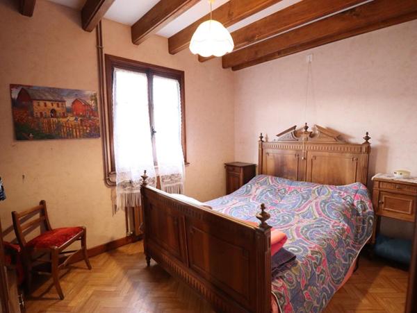 Maison Sauviat 5 pièce(s) 90 m2 environs + garage  et 7000m2 de terrain dont 3000 constructibles