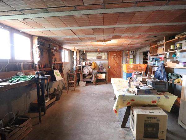 Maison Sauviat 5 pièce(s) 90 m2 environs + garage  et 7000m2 de terrain dont 3000 constructibles