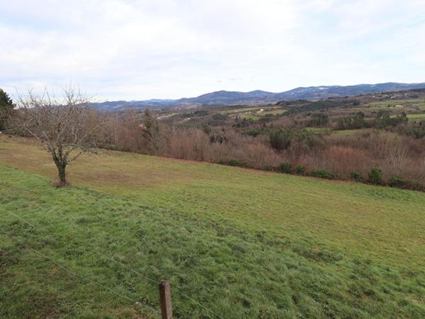 Maison Sauviat 5 pièce(s) 90 m2 environs + garage  et 7000m2 de terrain dont 3000 constructibles