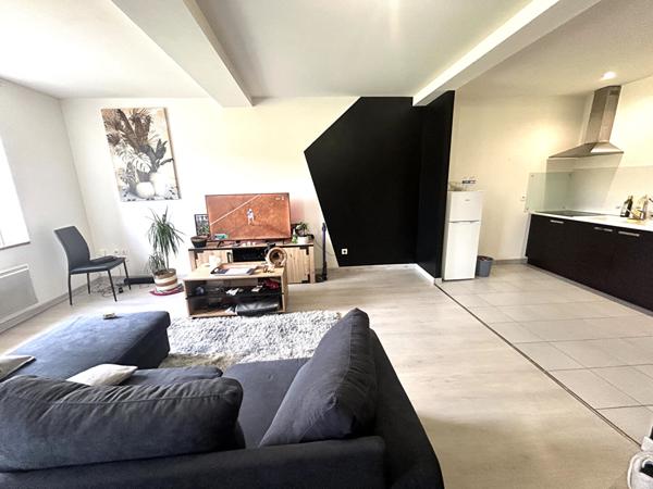 IMMEUBLE RÉCENT AVEC 3 LOGEMENTS LOUÉS ? INVESTISSEMENT RENTABLE ET SANS CHARGES